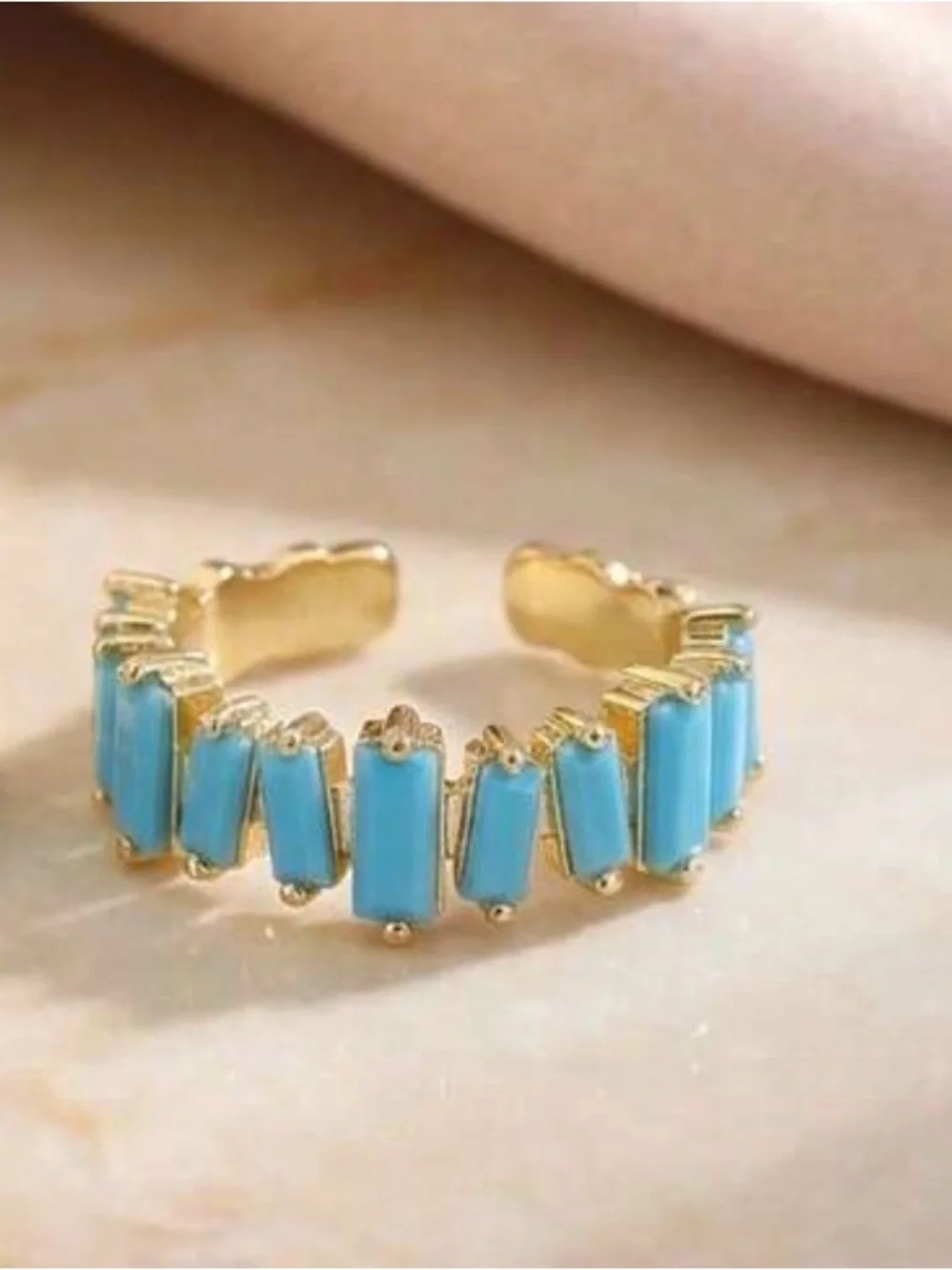 N/A elegant gold